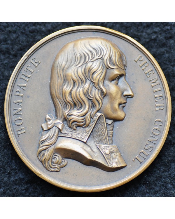 Памятная медаль  Франции посвященная вступление Наполеона Бонапарта в должность премьер-консула Луи-Мишеля Пети